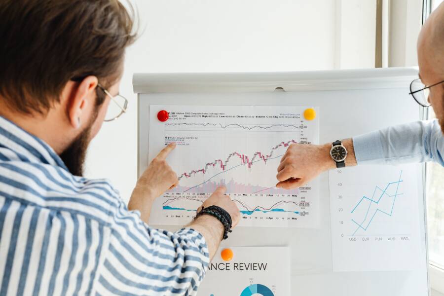 Why Wealthy People Are Not Afraid to Review Their Financial Data