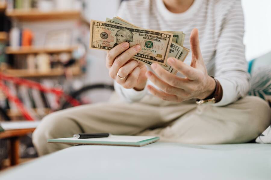 Build Wealth with Simple and Consistent Financial Habits Build Wealth with Simple and Consistent Financial Habits