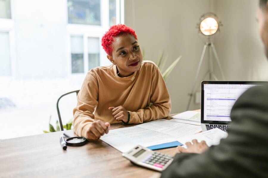 How Clear Communication Builds Trust in Financial Conversations