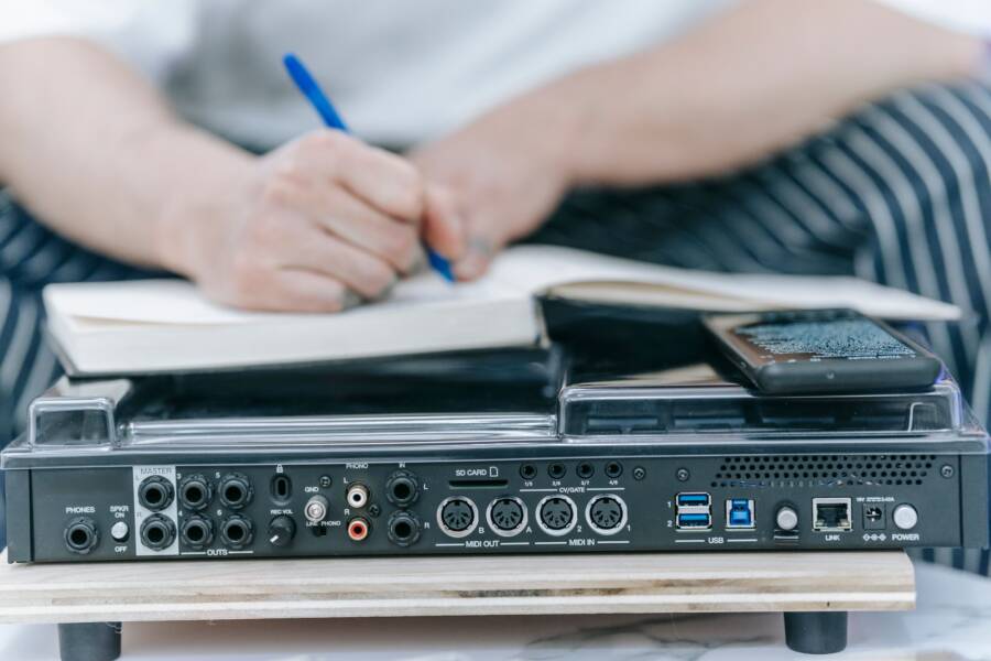 How Consistent Audio Input Rewires Your Financial Beliefs How Consistent Audio Input Rewires Your Financial Beliefs