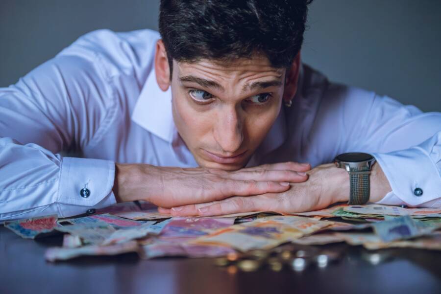How Daily Structure Reduces Financial Anxiety and Uncertainty