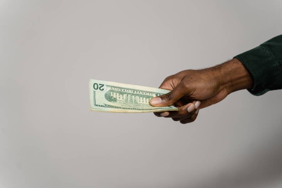 How Financial Awareness Leads to Better Spending Habits How Financial Awareness Leads to Better Spending Habits