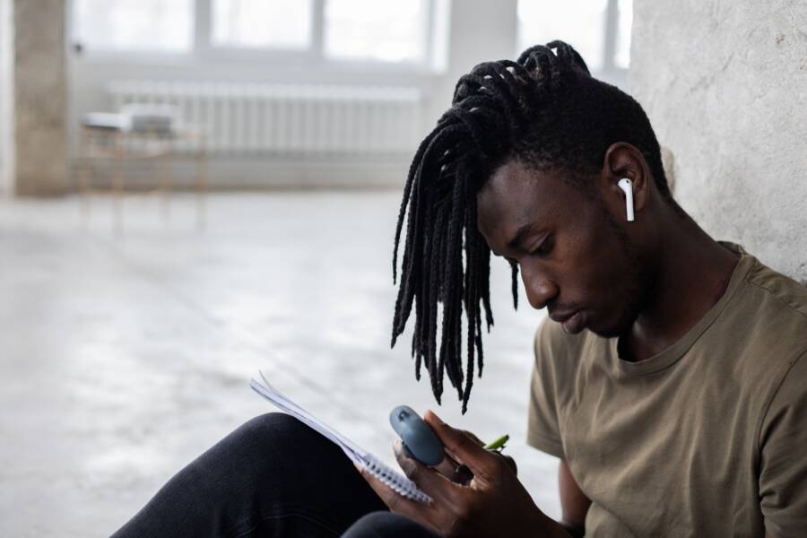 How Intentional Listening Improves Financial Focus and Decisions