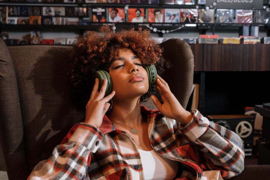 How Repetitive Sound Makes Financial and Personal Change Feel Easier