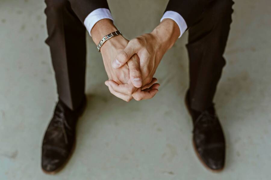 How Strong Body Language Improves Financial Outcomes