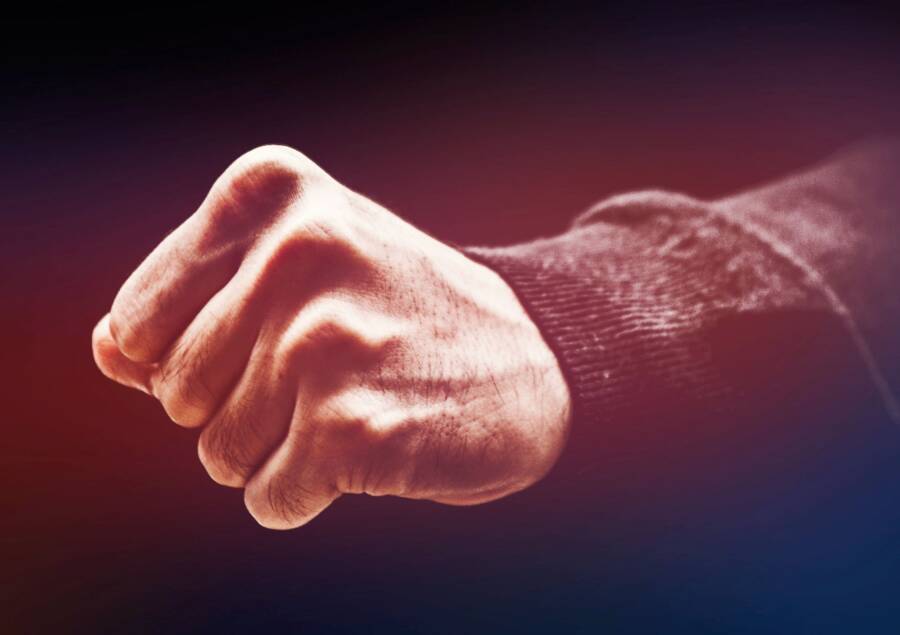 How to Be More Persuasive by Staying Calm Under Pressure