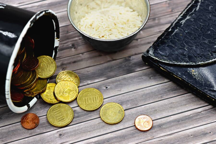 How to Build a Money Habit That Supports Mental Peace