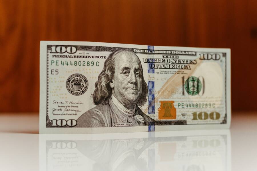 How to Build Wealth One Day at a Time (Financial Habits Guide)