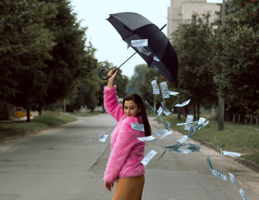 How to Build Wealth Without Relying on Constant Motivation