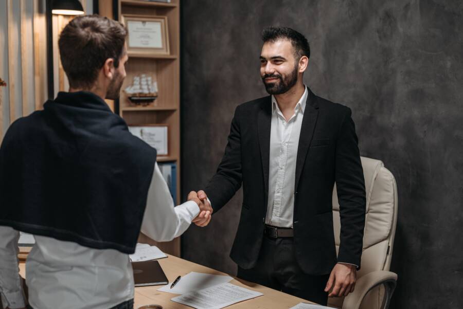 How to Make a Stronger First Impression (Practical Guide)