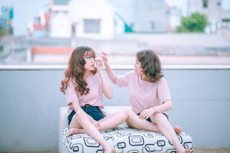 How to Make People Feel Comfortable Around You