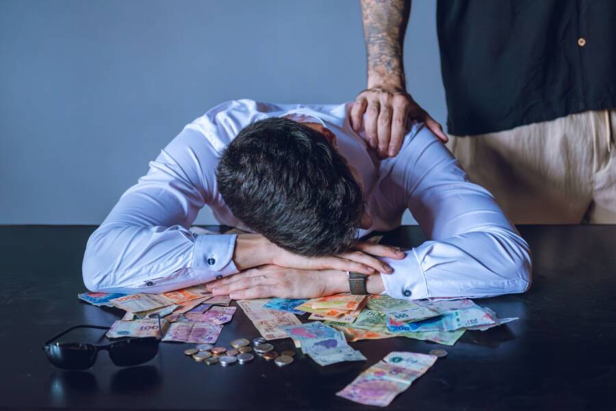 How to Reduce Mental Clutter With Better Financial Inputs