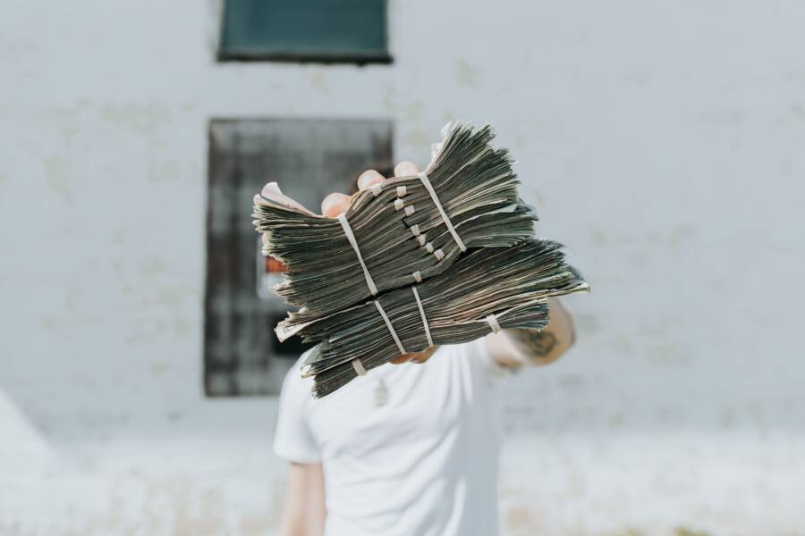 How to Stop Scarcity Thinking and Build Financial Confidence