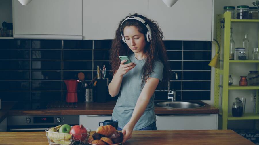 How to Use Audio for Better Focus and Financial Clarity