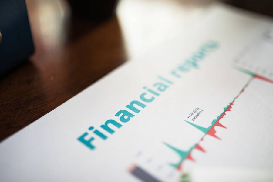 Why Financial Awareness Outperforms Guessing Why Financial Awareness Outperforms Guessing