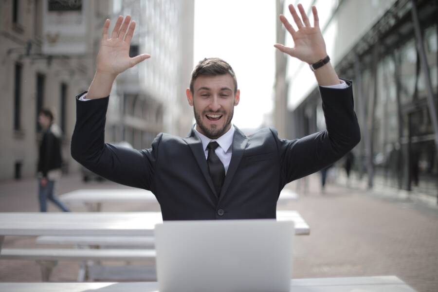 Why Subtle Confidence Outperforms Loud Behavior in Business Why Subtle Confidence Outperforms Loud Behavior in Business